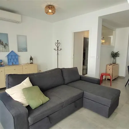 La Fontanilla Place كونيل ذي لا فرونتيرا