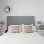 La Fontanilla Place *